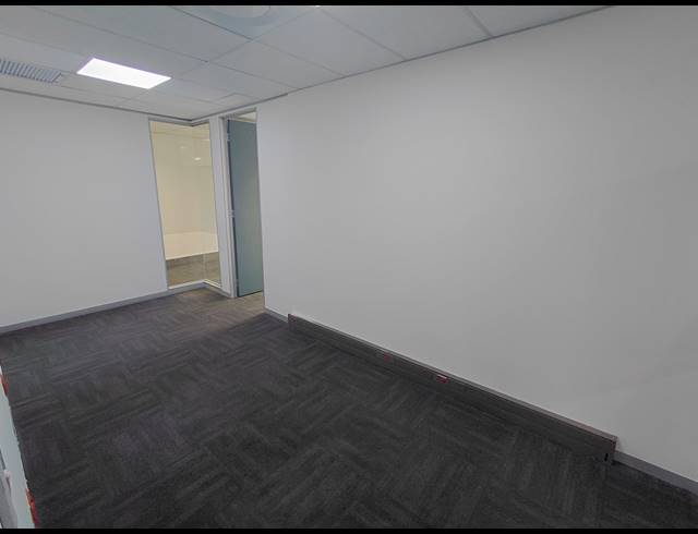 1,349M² OFFICE TO LET IN VORNA VALLEY